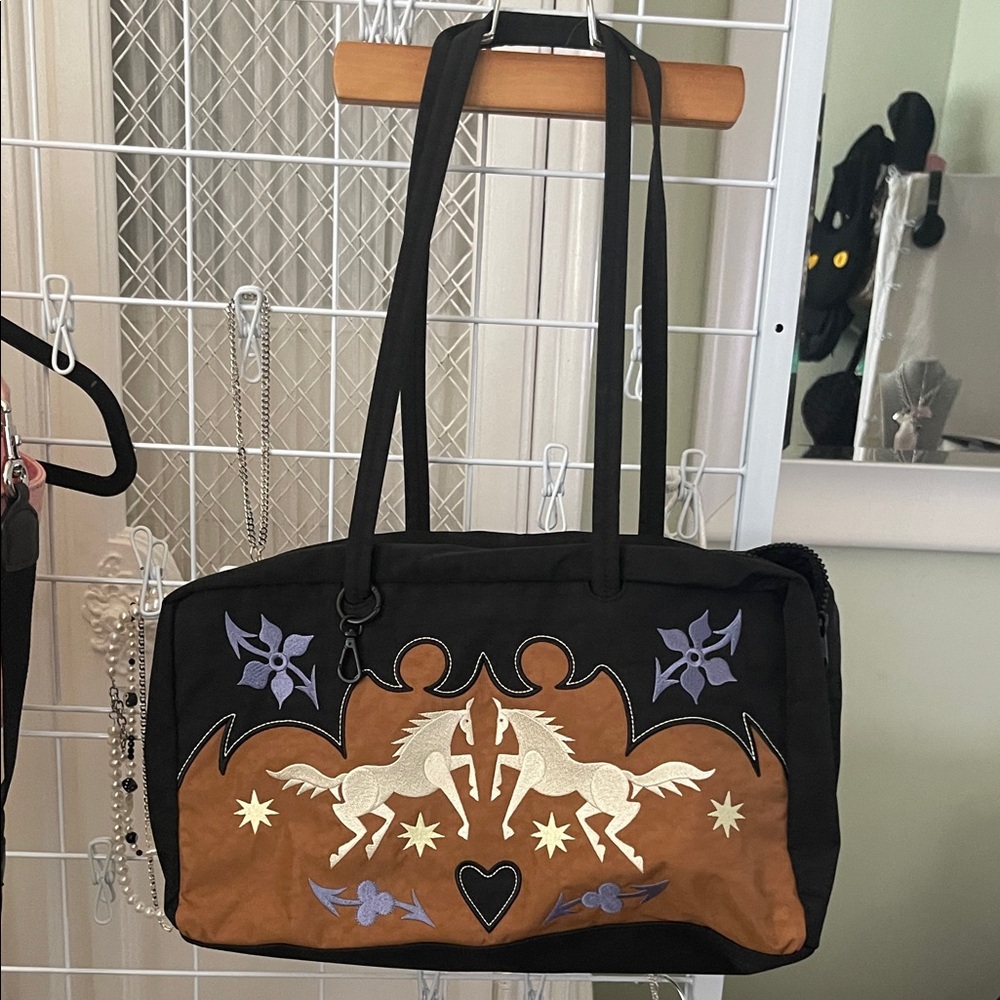 Baggu Western Medium horse bowler bag